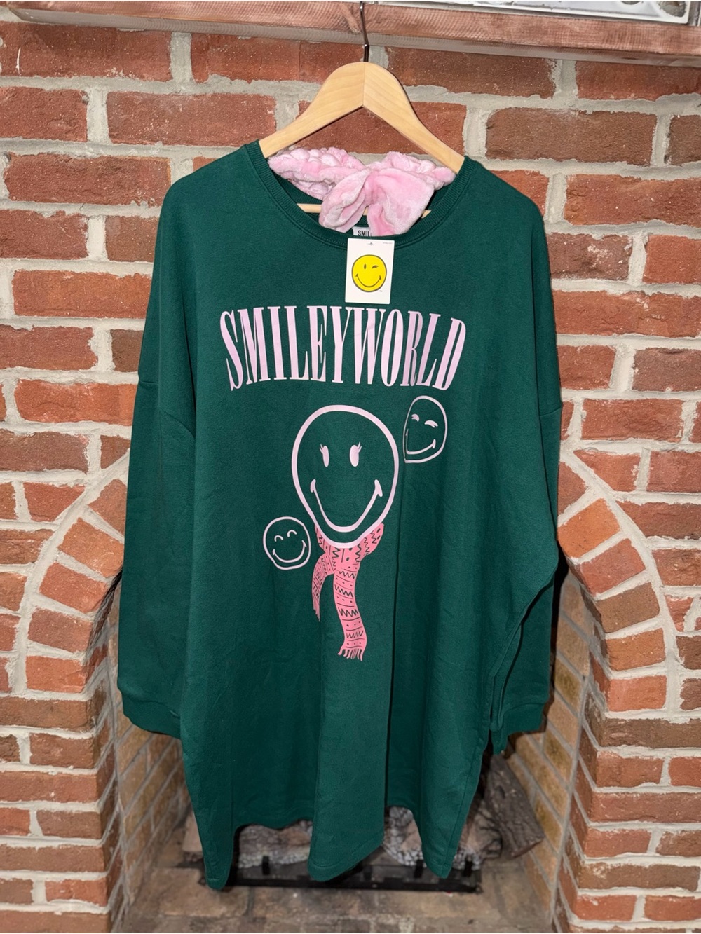 SmileyWorld Green & Pink Graphic Pajama Top by SmileyWorld